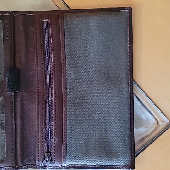 Vintage Fossil Leather Crossbody Wallet - Picture 5 of 10